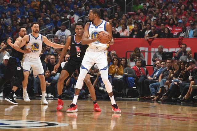 胡金秋18+10广厦胜四川 廖三宁16分北控胜天津